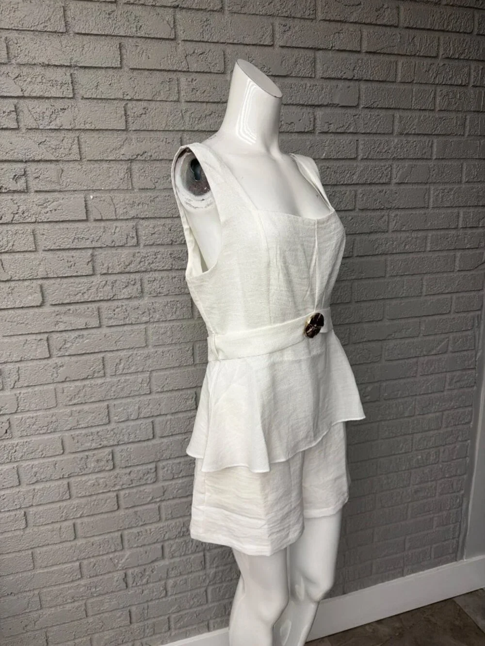 Milk & Honey White 2PCS Short Pant / Peplum Top Set Size L